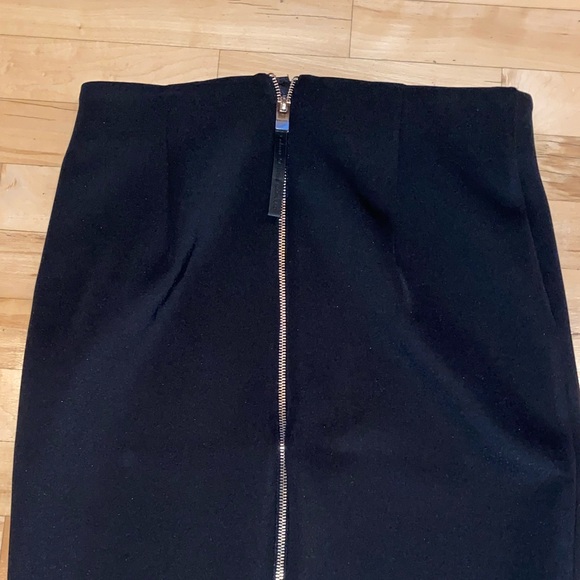 Black work skirt - Picture 3 of 4